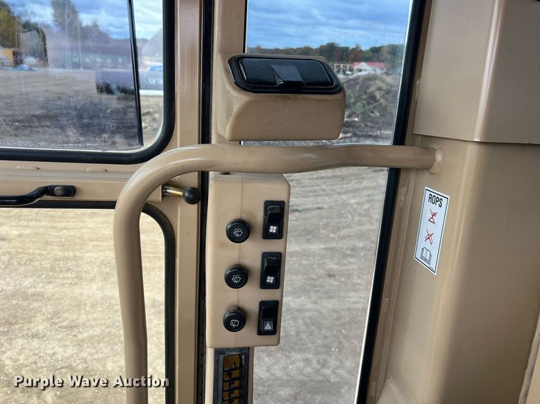 image for item NI9061 2005 Caterpillar 12H  VHP motor grader