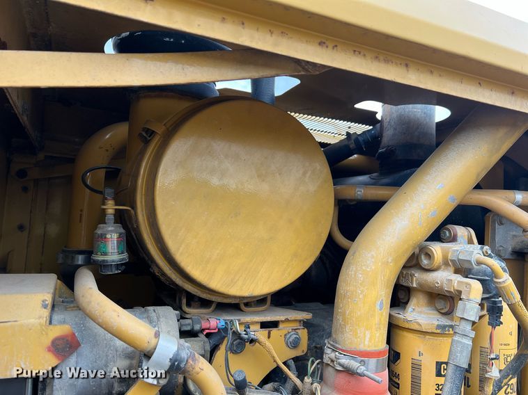 image for item NI9061 2005 Caterpillar 12H  VHP motor grader