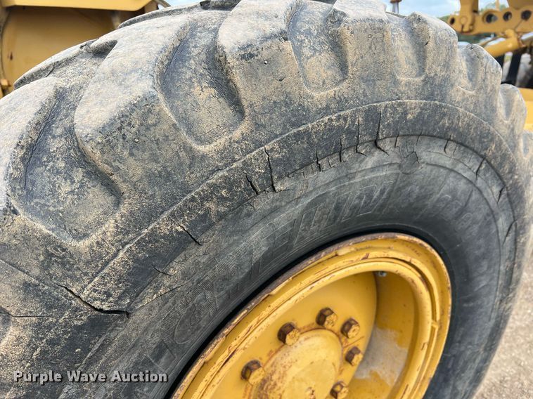 image for item NI9061 2005 Caterpillar 12H  VHP motor grader