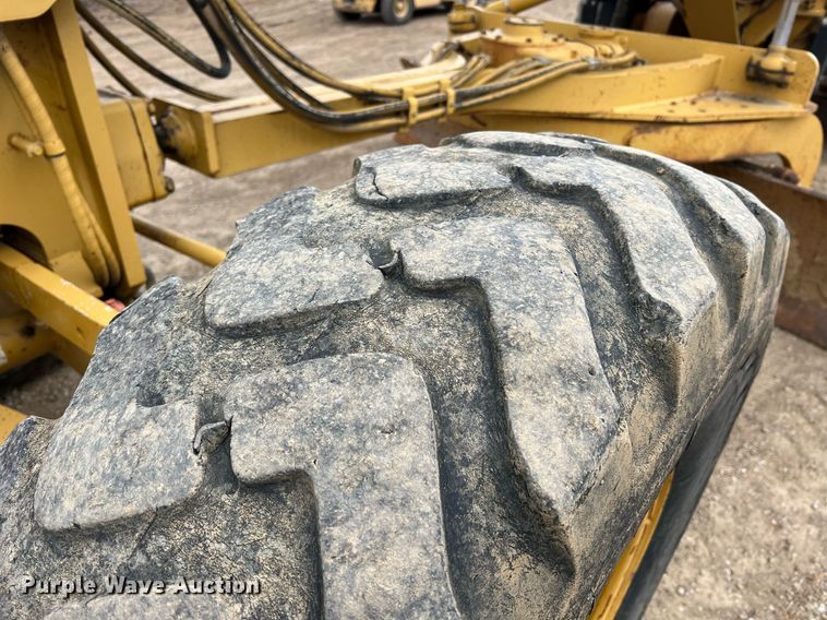 image for item NI9061 2005 Caterpillar 12H  VHP motor grader