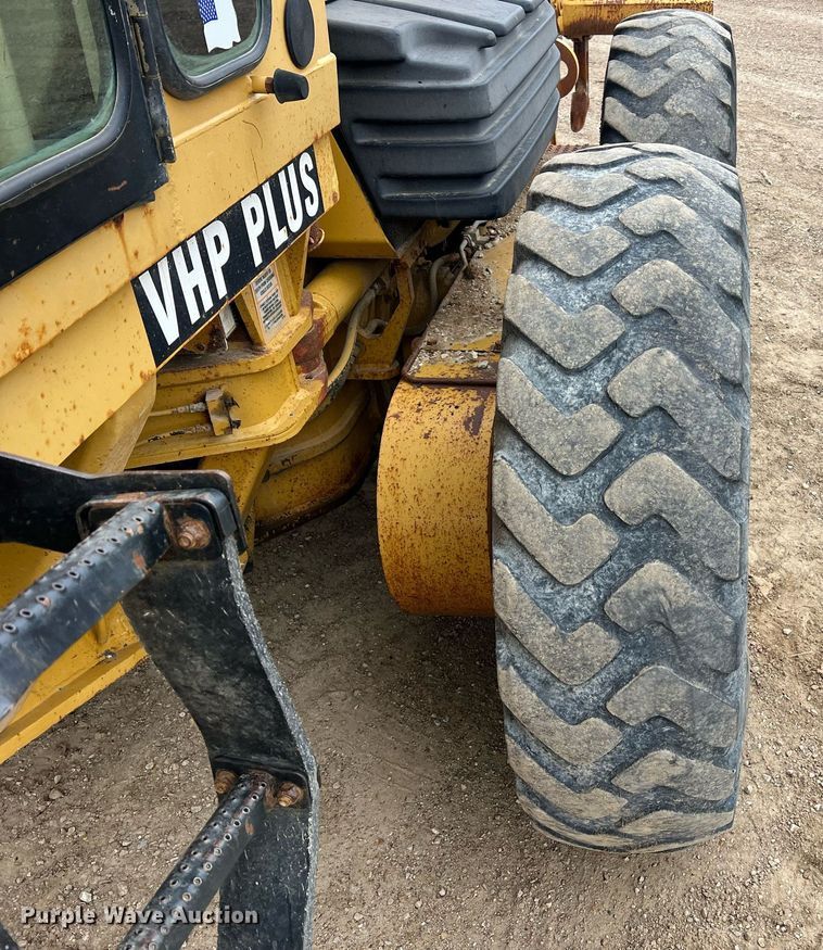 image for item NI9061 2005 Caterpillar 12H  VHP motor grader