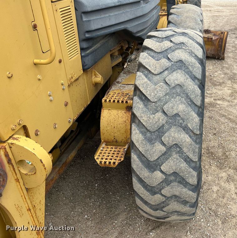 image for item NI9061 2005 Caterpillar 12H  VHP motor grader