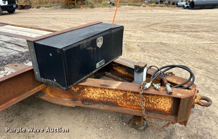 image for item NI9062 1989 Holden TD03025  equipment trailer