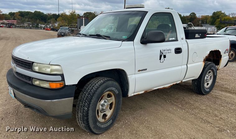 image for item NI9063 2002 Chevrolet Silverado 1500  pickup truck