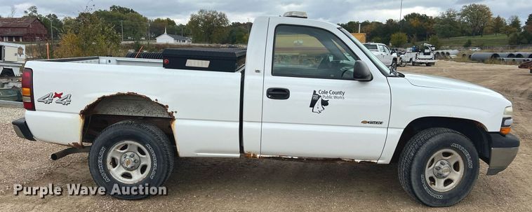 image for item NI9063 2002 Chevrolet Silverado 1500  pickup truck