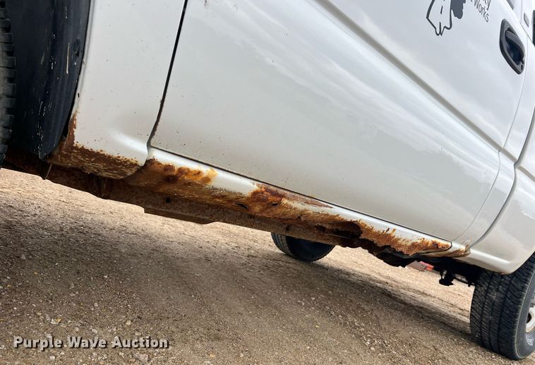 image for item NI9063 2002 Chevrolet Silverado 1500  pickup truck