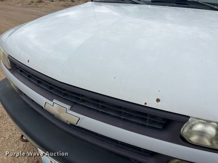 image for item NI9063 2002 Chevrolet Silverado 1500  pickup truck