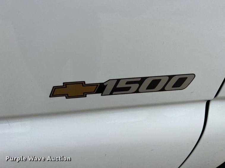 image for item NI9063 2002 Chevrolet Silverado 1500  pickup truck