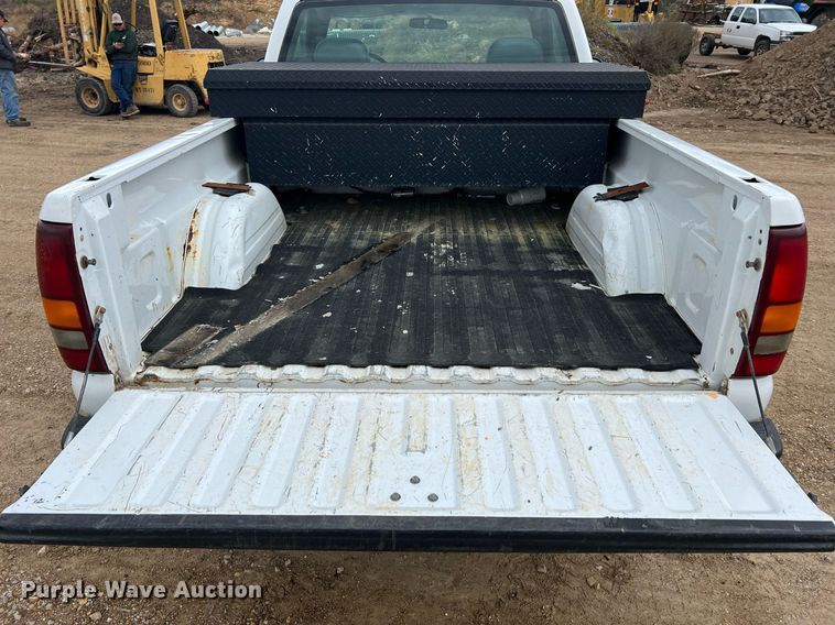 image for item NI9063 2002 Chevrolet Silverado 1500  pickup truck