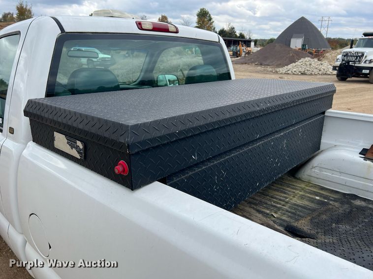 image for item NI9063 2002 Chevrolet Silverado 1500  pickup truck