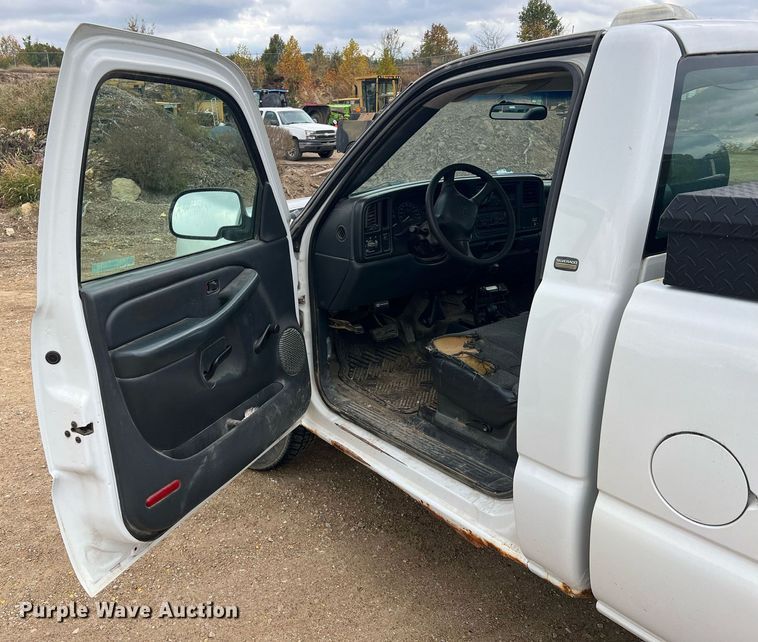 image for item NI9063 2002 Chevrolet Silverado 1500  pickup truck