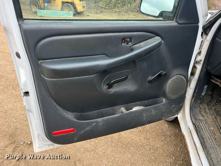 image for item NI9063 2002 Chevrolet Silverado 1500  pickup truck