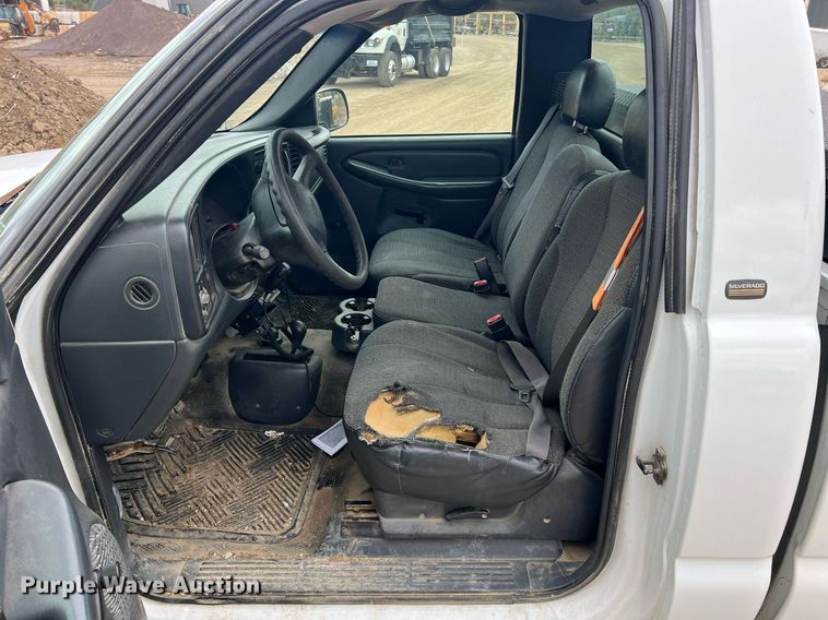 image for item NI9063 2002 Chevrolet Silverado 1500  pickup truck