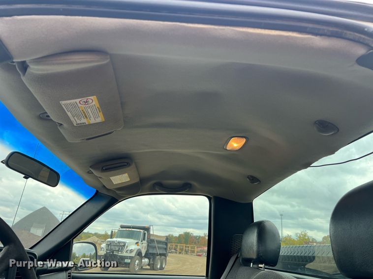 image for item NI9063 2002 Chevrolet Silverado 1500  pickup truck