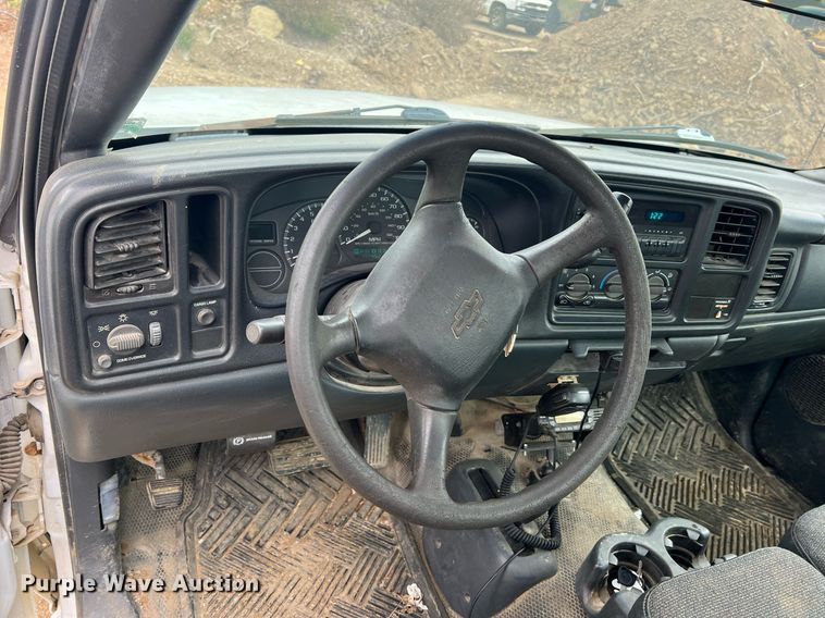 image for item NI9063 2002 Chevrolet Silverado 1500  pickup truck