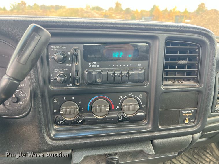 image for item NI9063 2002 Chevrolet Silverado 1500  pickup truck