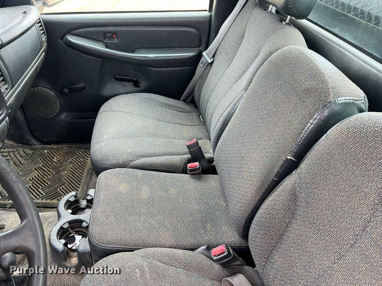 image for item NI9063 2002 Chevrolet Silverado 1500  pickup truck