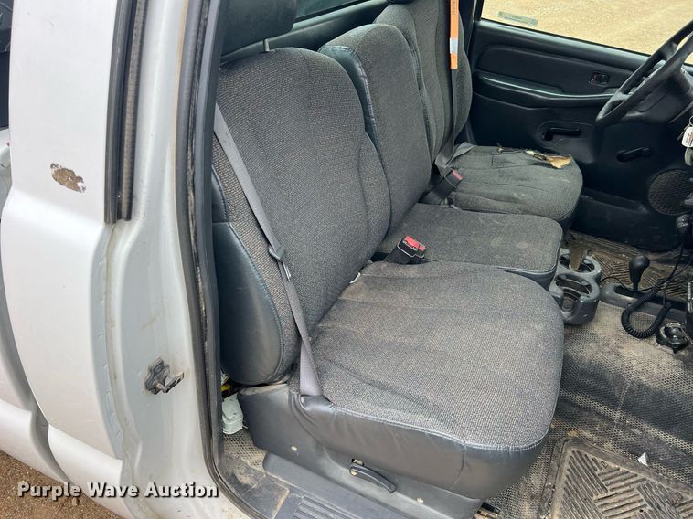 image for item NI9063 2002 Chevrolet Silverado 1500  pickup truck