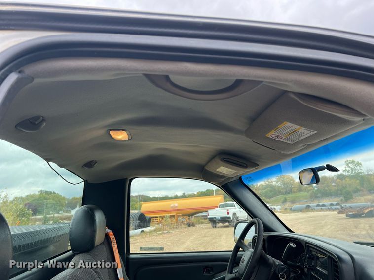 image for item NI9063 2002 Chevrolet Silverado 1500  pickup truck