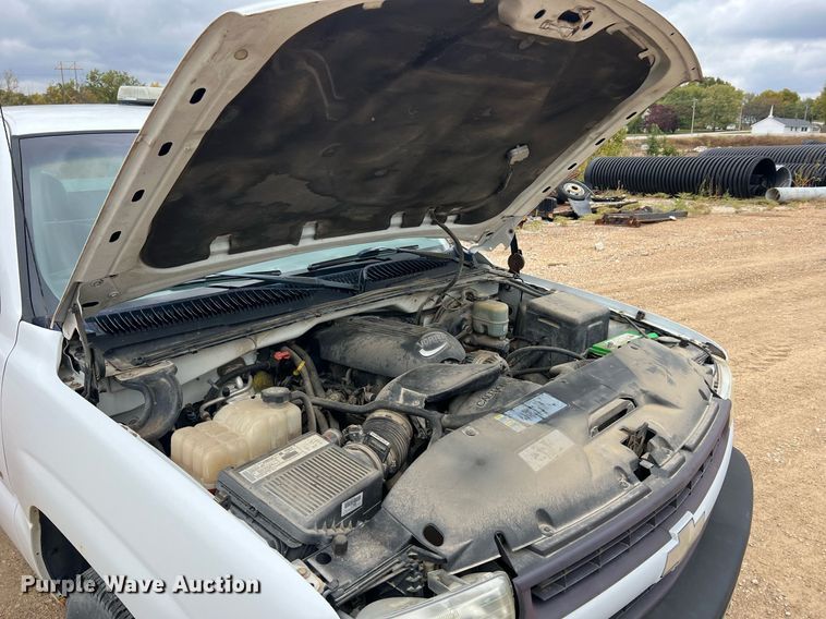 image for item NI9063 2002 Chevrolet Silverado 1500  pickup truck