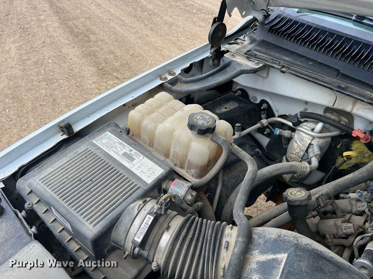 image for item NI9063 2002 Chevrolet Silverado 1500  pickup truck