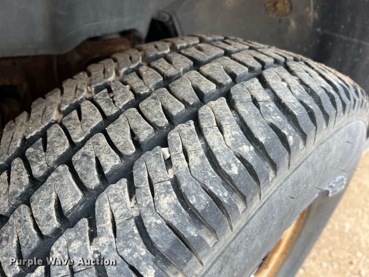 image for item NI9063 2002 Chevrolet Silverado 1500  pickup truck