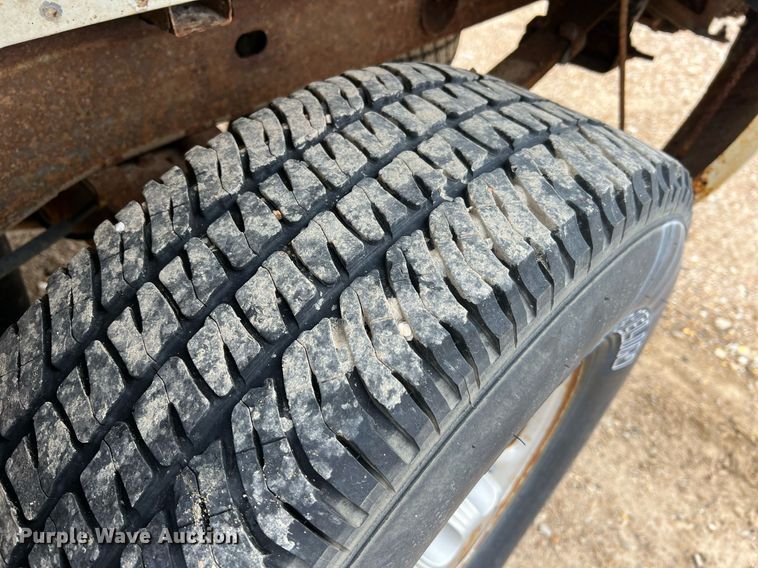 image for item NI9063 2002 Chevrolet Silverado 1500  pickup truck