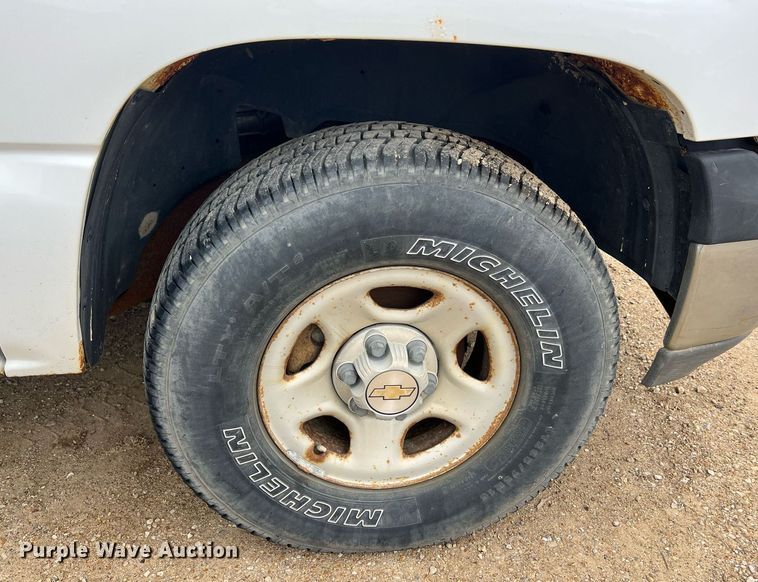 image for item NI9063 2002 Chevrolet Silverado 1500  pickup truck