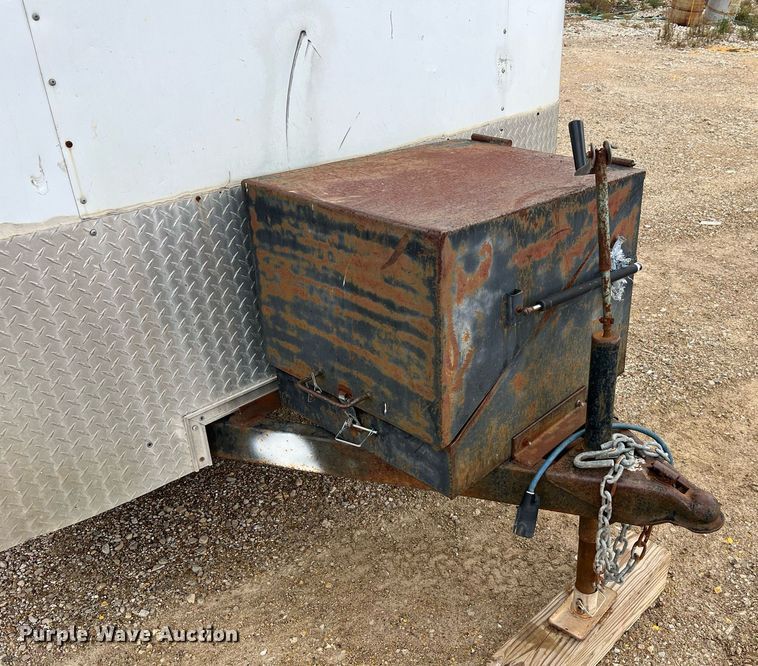 image for item NI9064 2004 Doolittle  enclosed cargo trailer