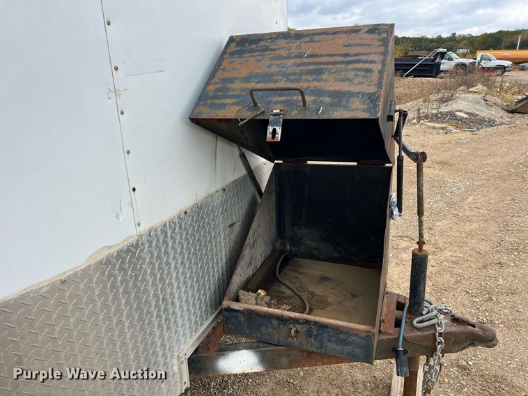 image for item NI9064 2004 Doolittle  enclosed cargo trailer