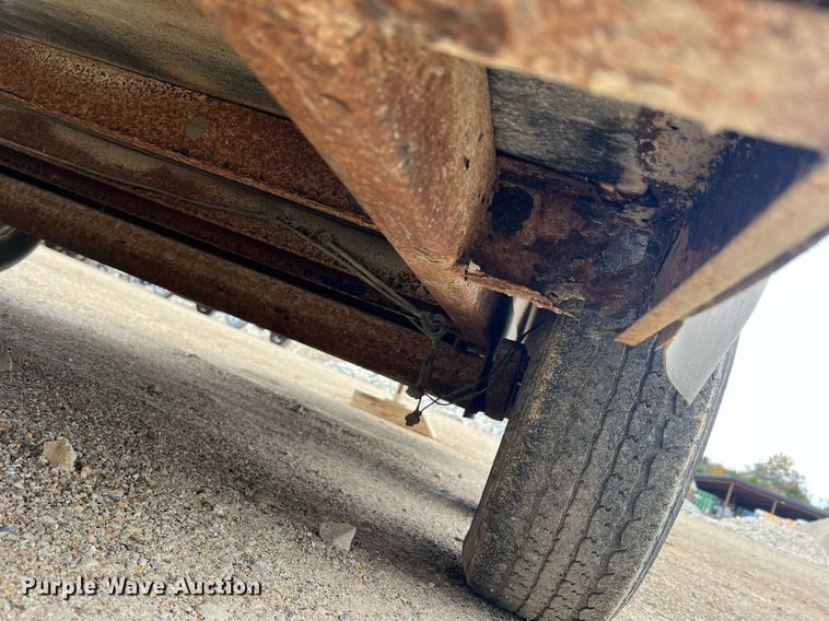 image for item NI9064 2004 Doolittle  enclosed cargo trailer