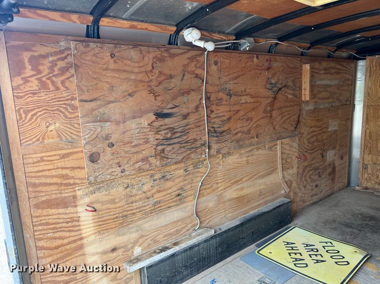 image for item NI9064 2004 Doolittle  enclosed cargo trailer