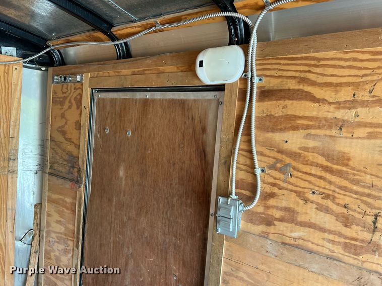 image for item NI9064 2004 Doolittle  enclosed cargo trailer