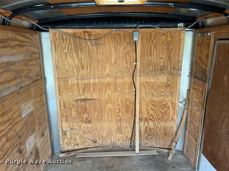 image for item NI9064 2004 Doolittle  enclosed cargo trailer
