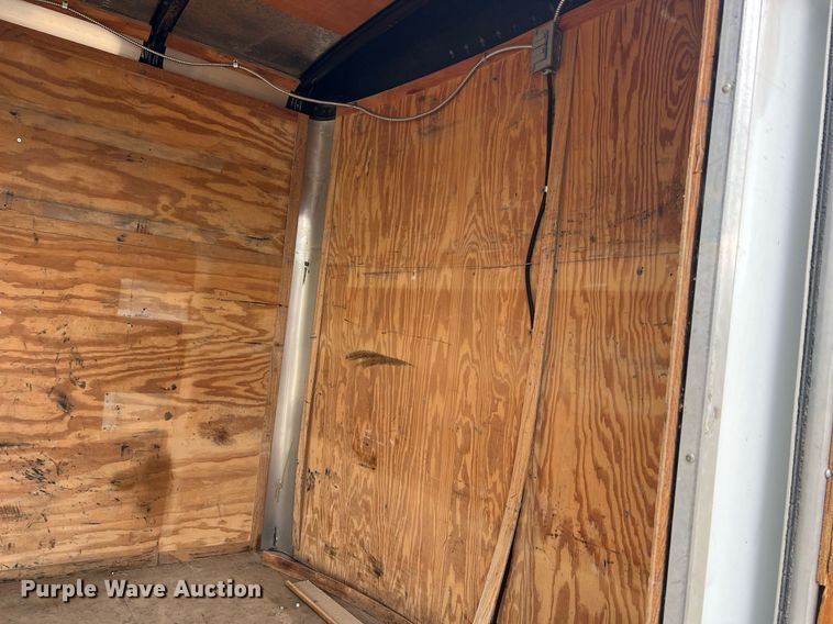 image for item NI9064 2004 Doolittle  enclosed cargo trailer