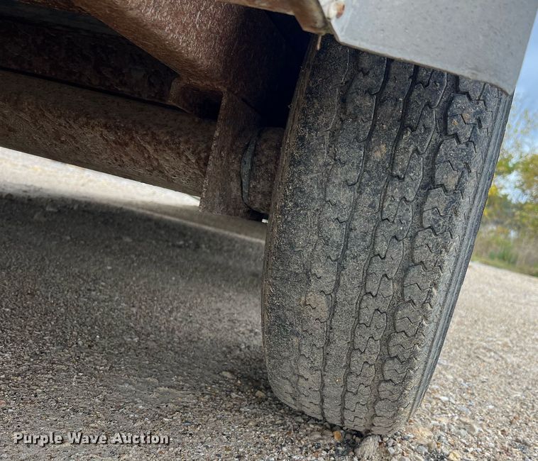 image for item NI9064 2004 Doolittle  enclosed cargo trailer