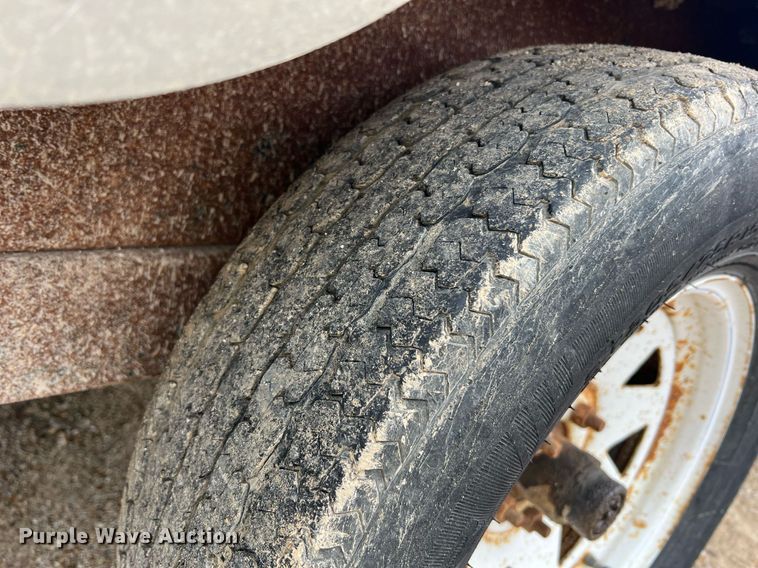 image for item NI9064 2004 Doolittle  enclosed cargo trailer