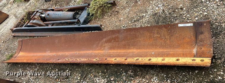 image for item NI9068 Caterpillar  12' molboard