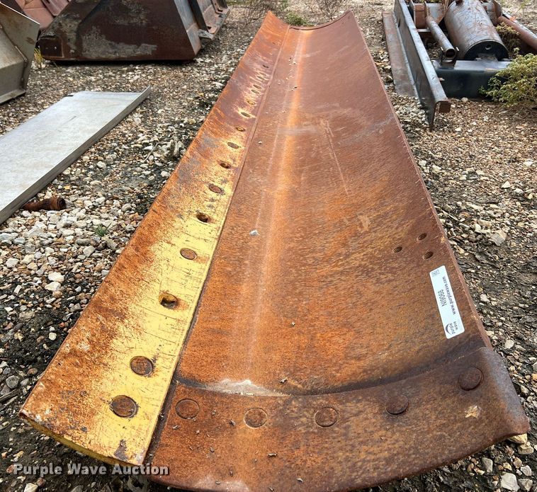 image for item NI9068 Caterpillar  12' molboard