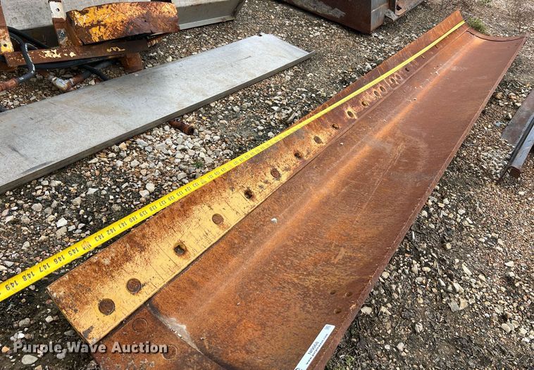 image for item NI9068 Caterpillar  12' molboard