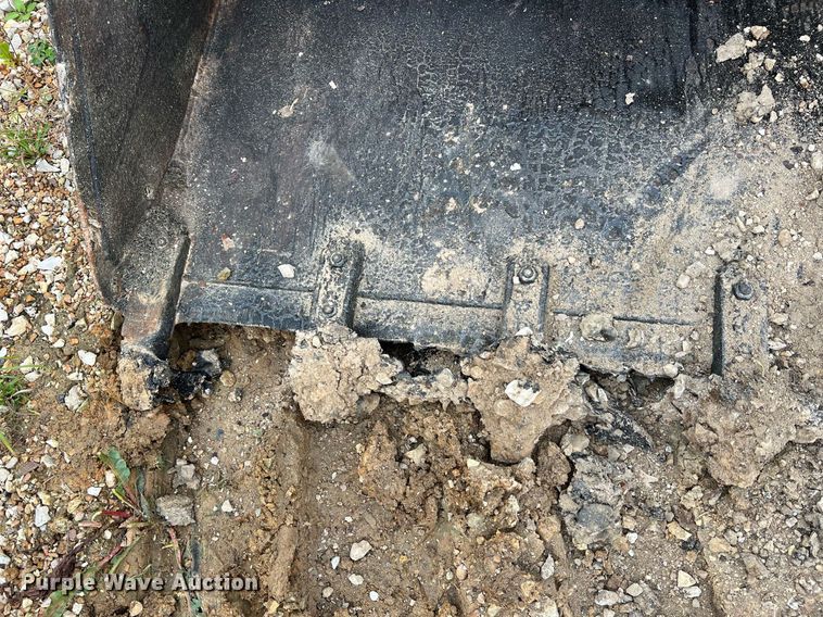 image for item NI9070 67" W skid steer bucket