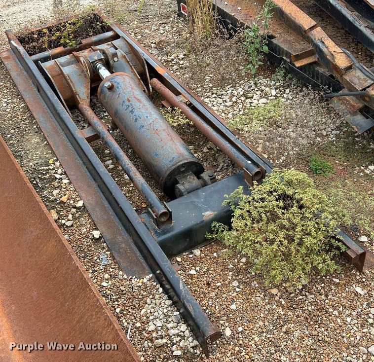 image for item NI9072 (2) bed hoists