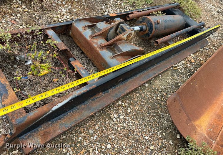 image for item NI9072 (2) bed hoists