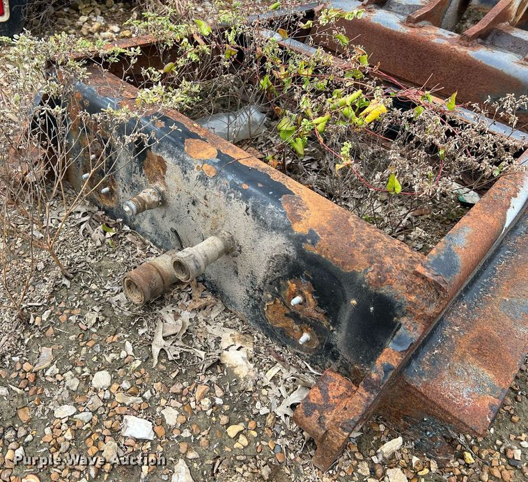 image for item NI9072 (2) bed hoists