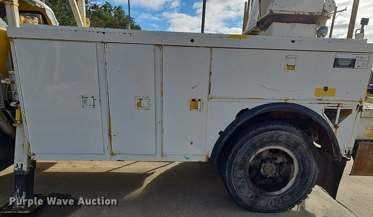 image for item NJ9897 1991  Chevrolet Kodiak  digger derrick truck