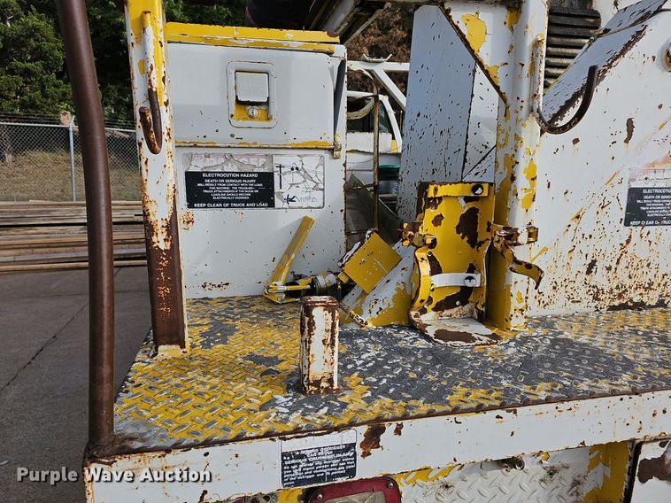 image for item NJ9897 1991  Chevrolet Kodiak  digger derrick truck