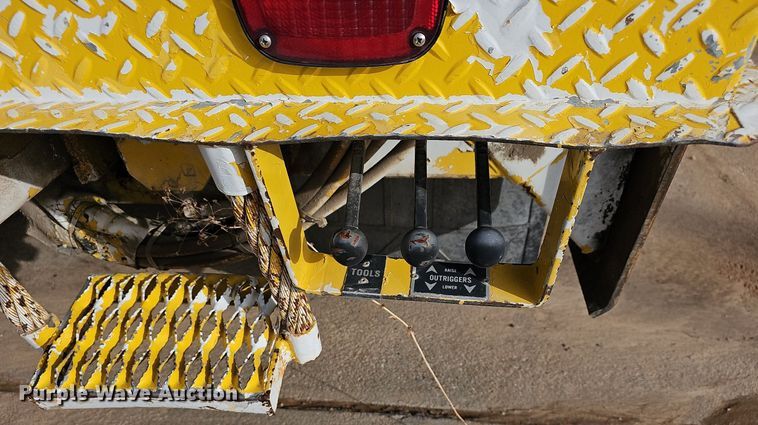 image for item NJ9897 1991  Chevrolet Kodiak  digger derrick truck