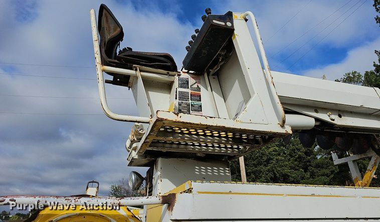 image for item NJ9897 1991  Chevrolet Kodiak  digger derrick truck