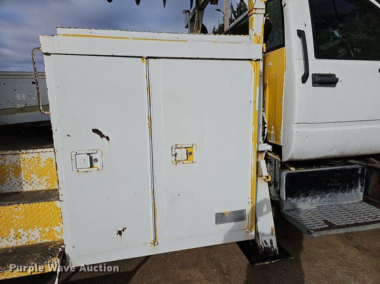 image for item NJ9897 1991  Chevrolet Kodiak  digger derrick truck