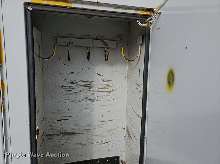 image for item NJ9897 1991  Chevrolet Kodiak  digger derrick truck